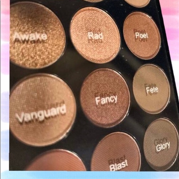 Revolution Flawless 3 Resurrection eyeshadow - Picture 6 of 9